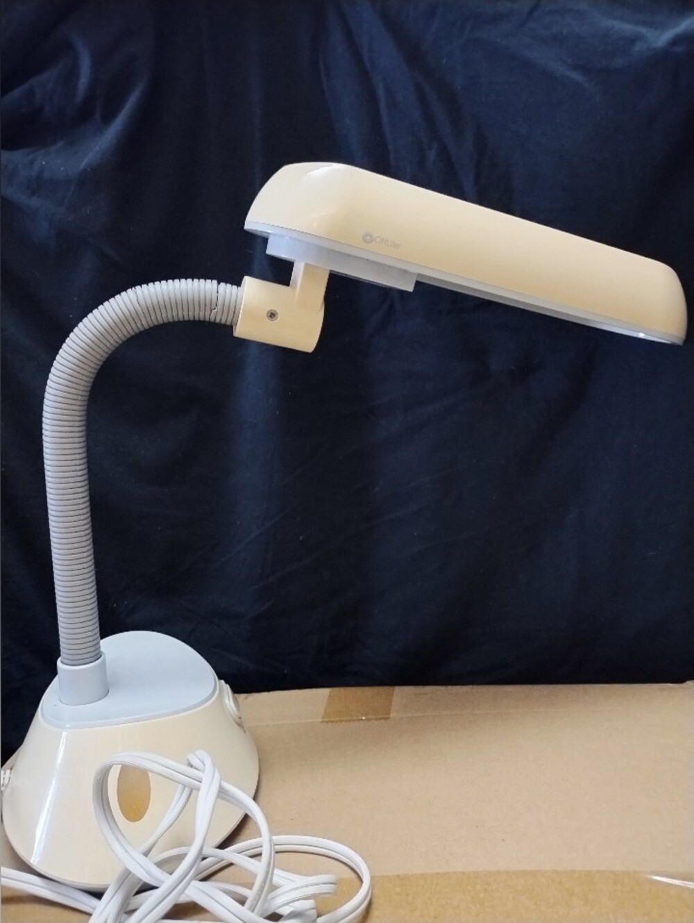 Ottlite Model PL7963 Adjustable Arm Light Natural Sunlight Sewing Crafting